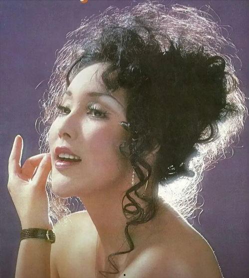 余莎莉摆地摊照片,街头市井中的生活剪影